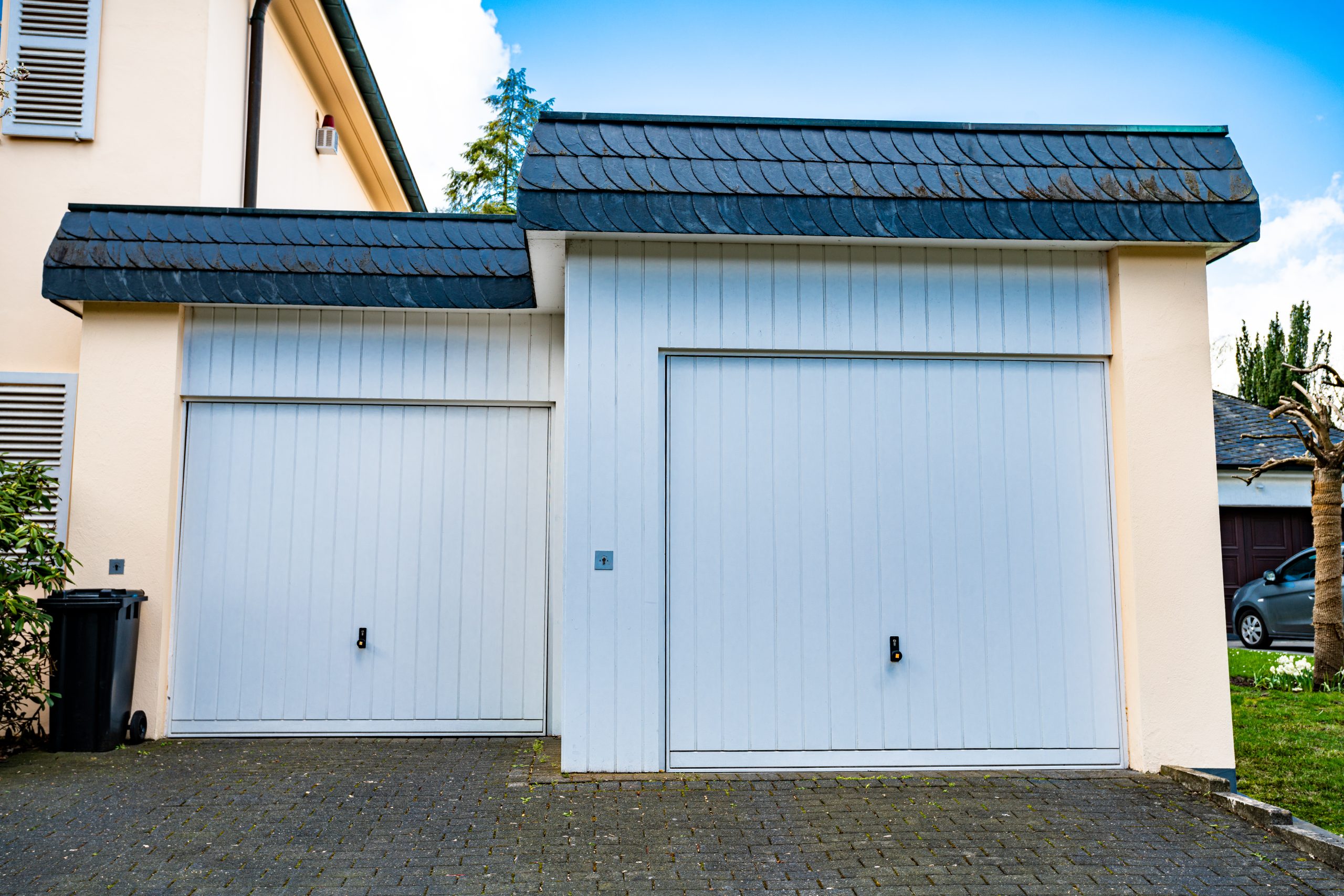 You are currently viewing The Comprehensive Guide to Resetting Your Garage Door System