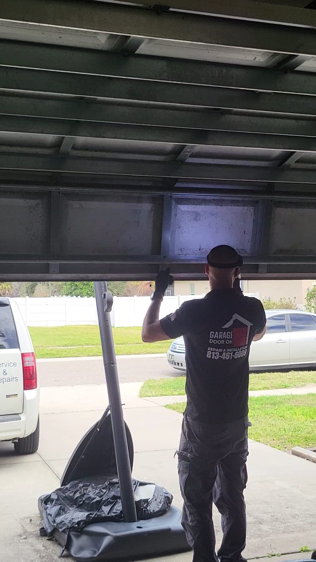 You are currently viewing Professional Garage Door Opener Installation: A Comprehensive Guide to Modernizing Your Home