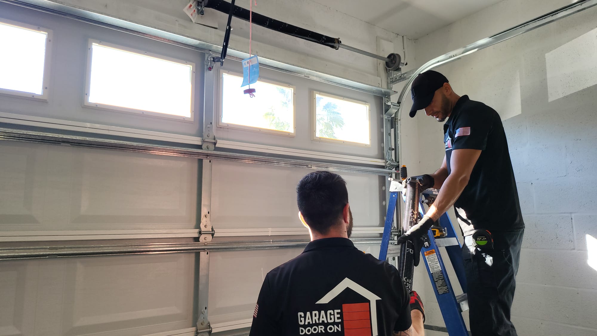 You are currently viewing A Complete Guide to Troubleshooting and Repairing Your Garage Door